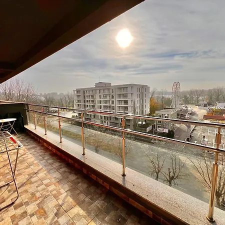 Coralia Luna Park Apartments Mamaia Exterior photo